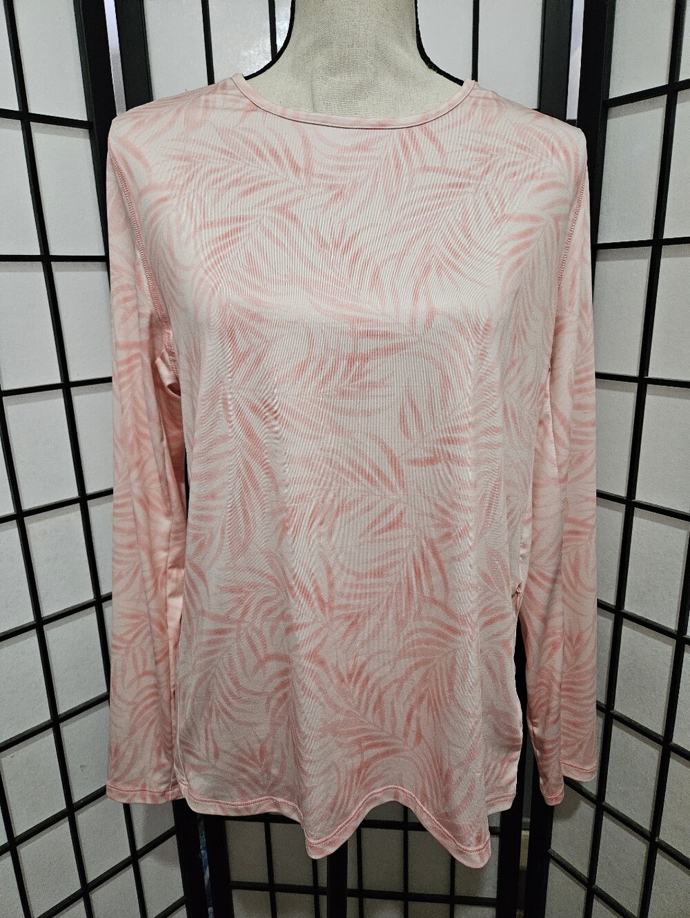 32 Degree Cool  UPF 50+ Size Large Pink & Cream Palm Print Long Sleeve Tee